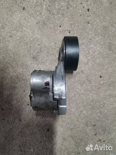 Механизм натяжения ремня, цепи Volkswagen Passat