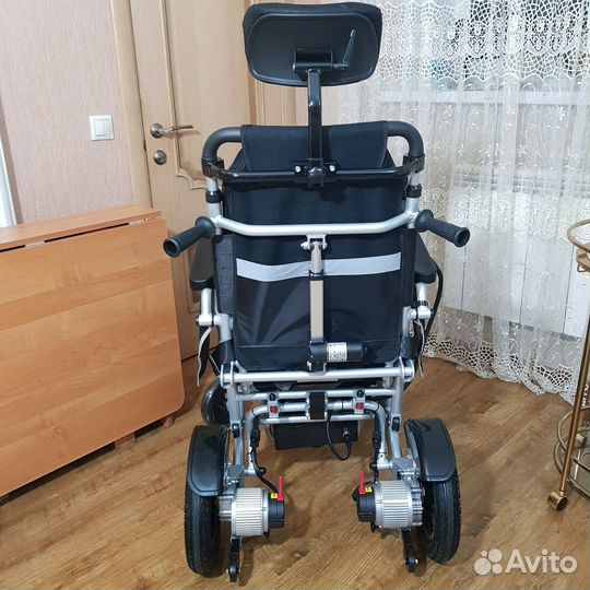 Инвалидная коляска с электроприводом и пультом