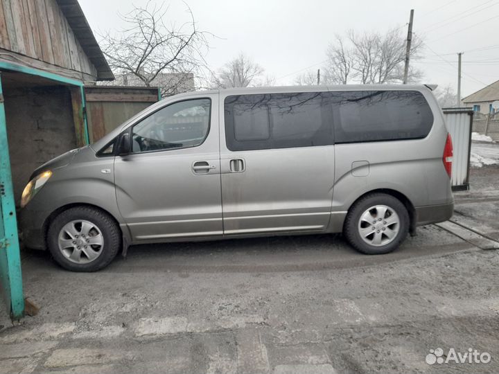 Hyundai Grand Starex 2.5 AT, 2012, 250 000 км