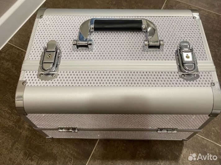 Бьюти кейсы (чемоданы) для косметики.новые