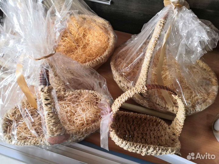 Корзина плетеная для подарков