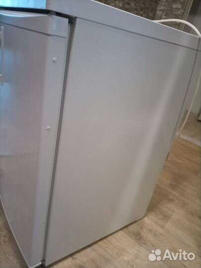 Холодильник либхер В85 Г60 Ш50