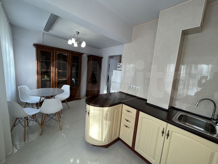 2-к. квартира, 56 м², 2/5 эт.