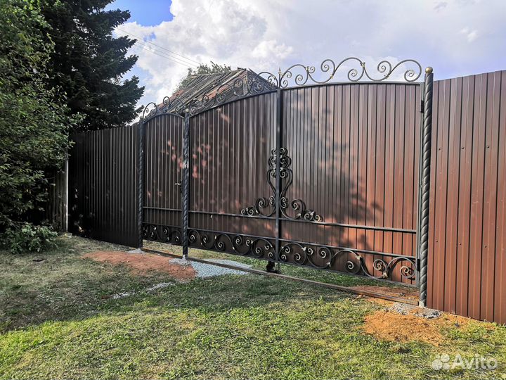 Кованные ворота и калитка профнастил