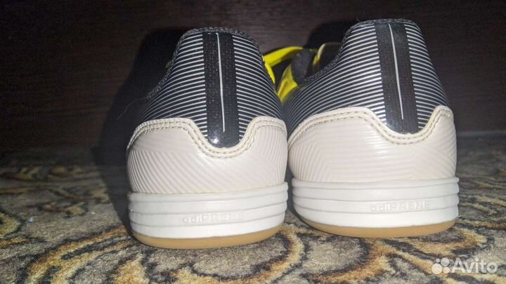 Кроссовки adidas