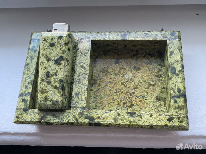 Малахитовая пепельница