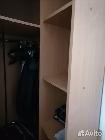 Угловой шкаф