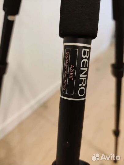 Штатив Benro
