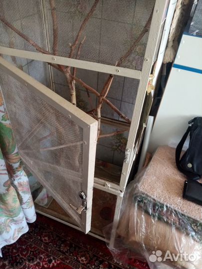 Большая клетка для птиц