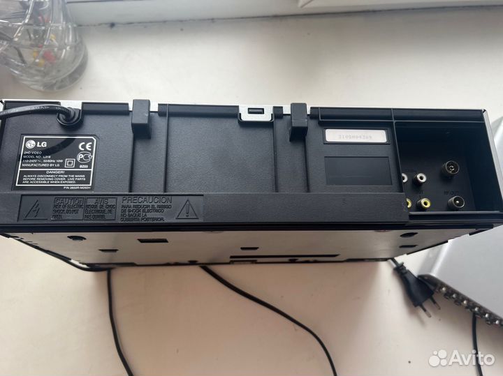 Видеомагнитофон LG L318