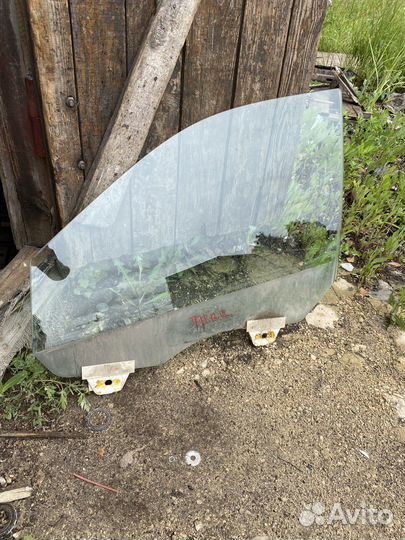 Стекло переднее левое Grand Cherokee 4 WK2 рест