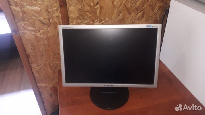 Монитор Samsung SyncMaster 2043NW 20