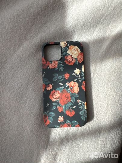 Чехол на iPhone 13