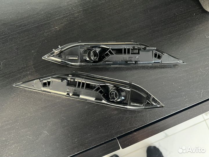 Повторитель поворота в крыло Порш Каен