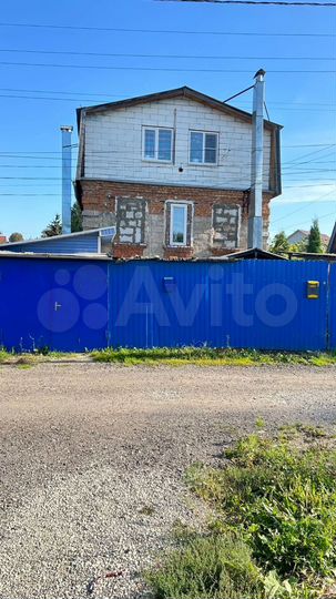 Дом 200 м² на участке 9 сот.