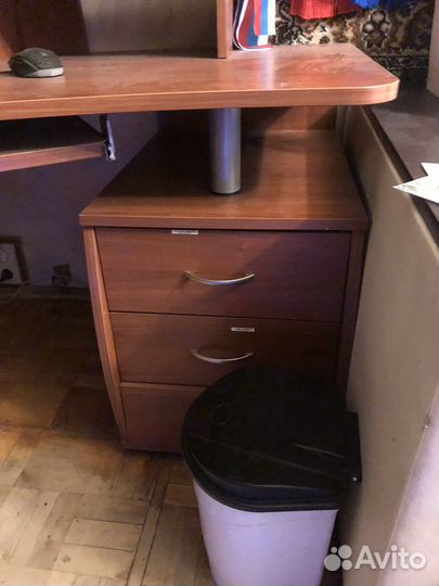 Компьютерный стол