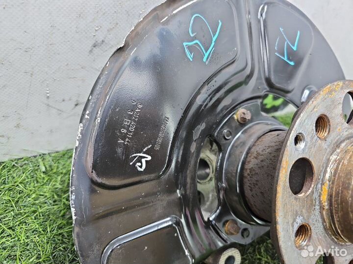 Кулак передний левый Mercedes-Benz E-Class W212