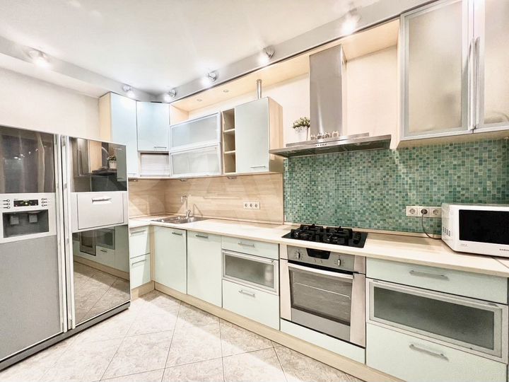 4-к. квартира, 115 м², 3/9 эт.