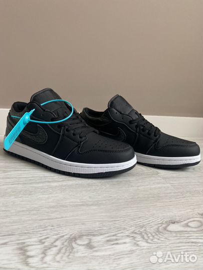 Кроссовки Nike air jordan 1