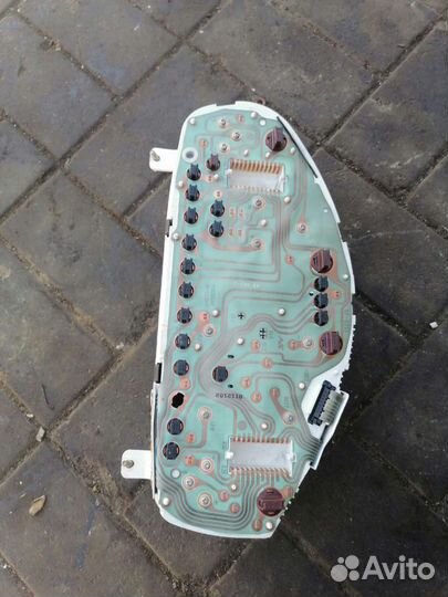 Щиток приборов митсубиси каризма 1998г мт