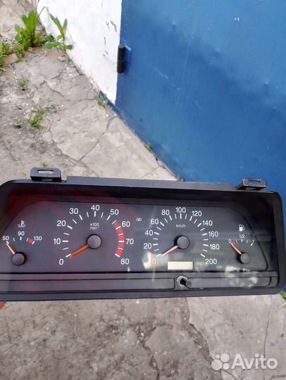Продам панель ваз 2110