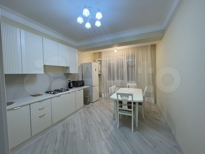 2-к. квартира, 66 м², 10/10 эт.