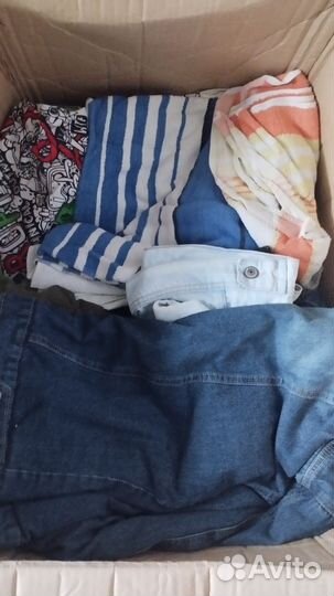 Ненужные вещи и 2 старые подушки