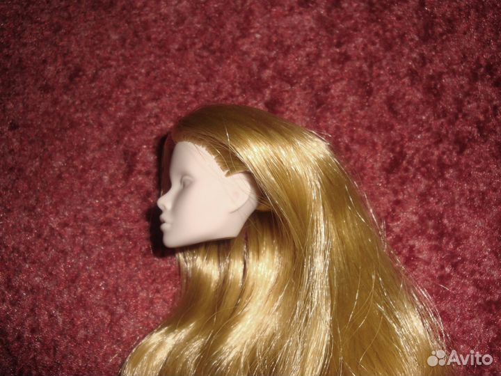 Болванка Poppy Parker с золотистыми волосами