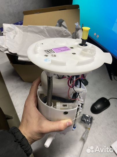 Насос топливный на Форд Мондео 5 2.0 (бензанасос)