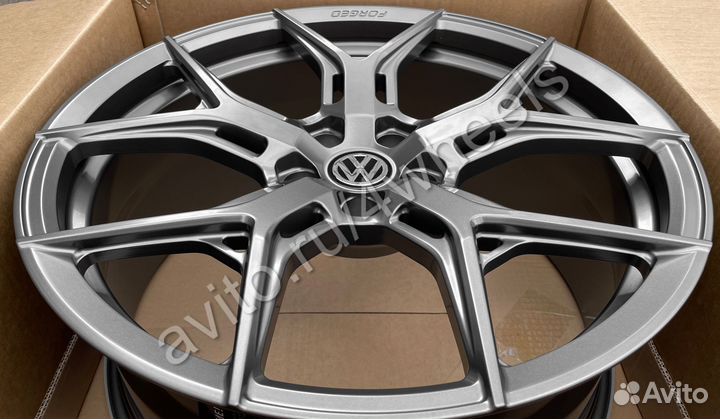 Кованые диски Volkswagen Touareg R19 наличие