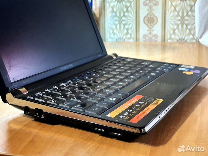 Нетбук Samsung NP-NC10