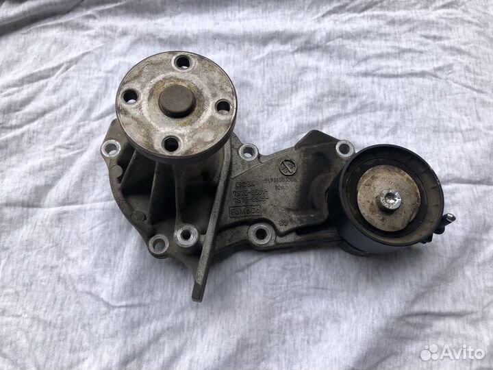 Помпа Ford Kuga 2 экобуст 1.6 2013 год