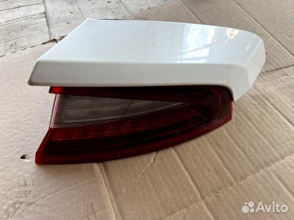 Фонарь задний kia stinger правый внешний