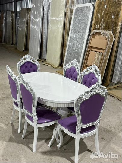 Кухонный стол и стулья