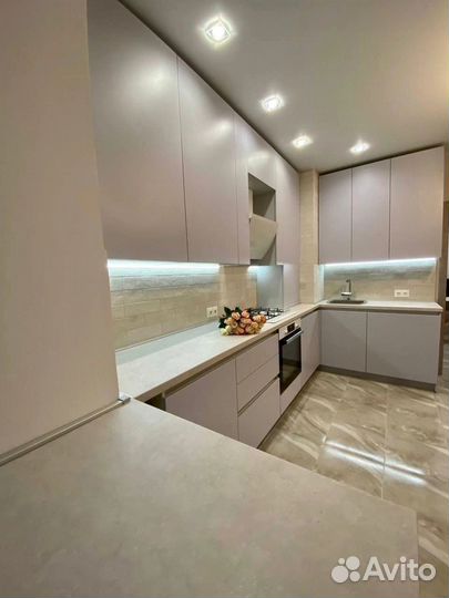 П образная кухня на заказ. Фабрика