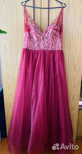 Вечернее платье