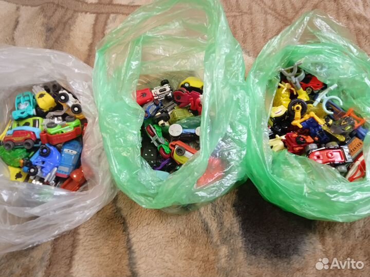 Киндеры-машинки-60 шт