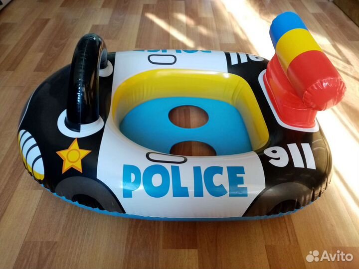 Надувной круг в форме машинки