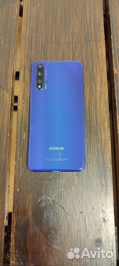 Телефон Honor 20