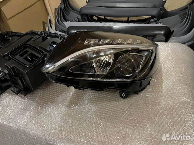 Левая передняя фара Mercedes W205 дорестайлинг