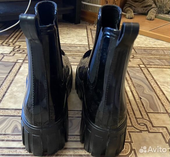 Резиновые сапоги
