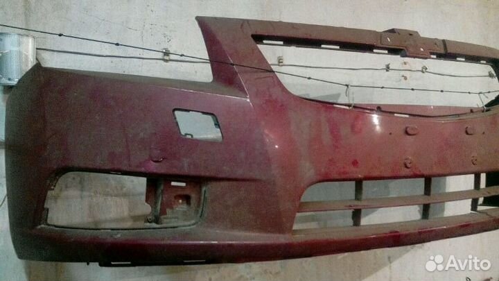 Передний бампер на Шевроле Круз 2011г