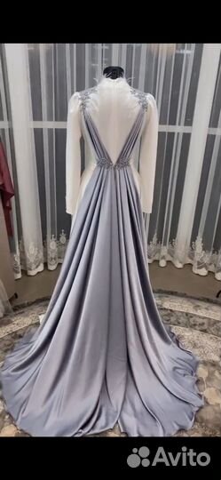 Платье на никах