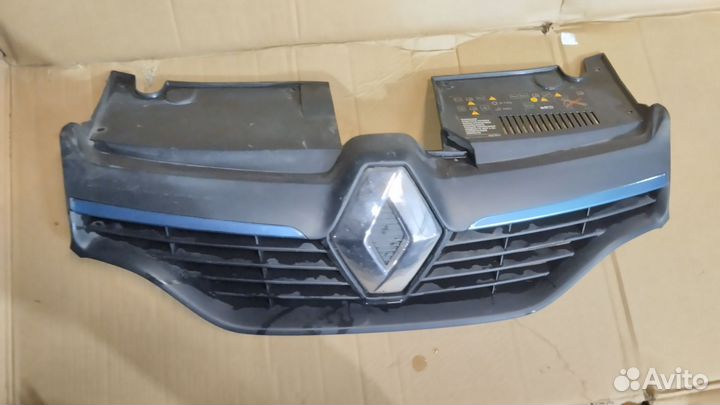 Решетка радиатора Renault Logan 2014-2018