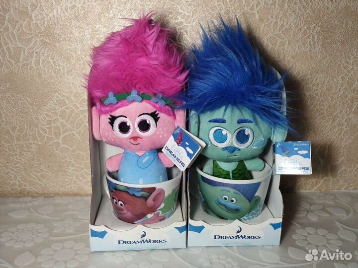 Коллекционные игрушки- брелки в кружке(