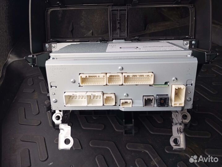 Штатная магнитола на Тойота prado 150