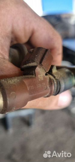 Топливная рампа с фарсунками на subaru tribeca z30