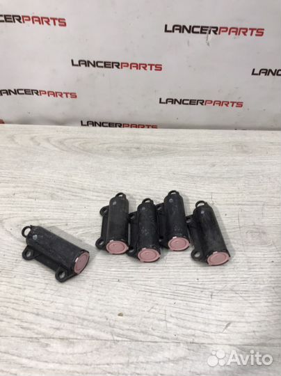 Демпфер амортизатор лифт бардачка Lancer X