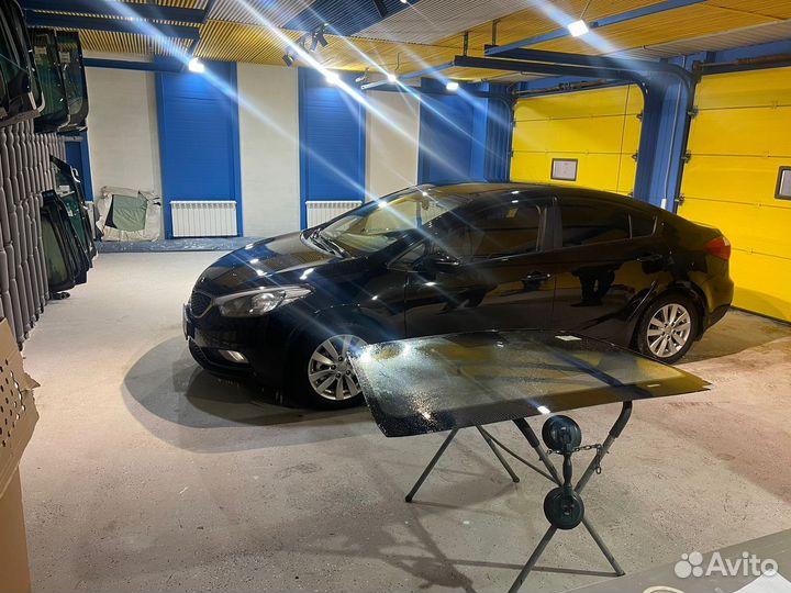 Лобовое стекло Kia Cerato 3