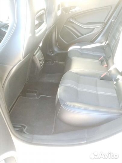 Авто Mercedes-Benz для свадеб встреч мероприятий